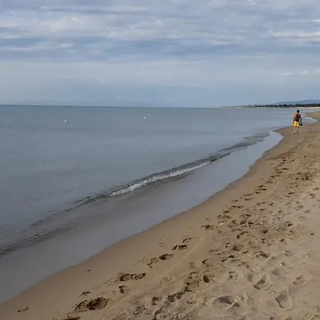 Planet לינה וארוחת בוקר 3*